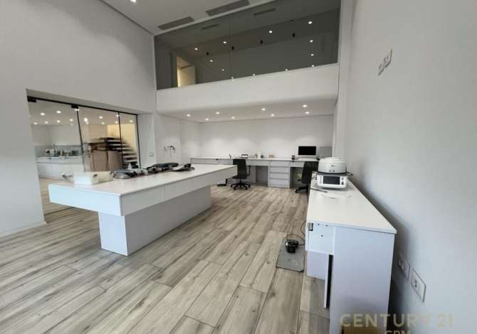 ZYRE PER QIRA TEK TIRANA GOLDEN PARK PERBALL AMERIKAN 3.  Tirana, Albania Per Qira 1,800 Euro /Muaj