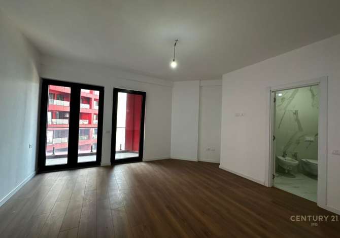 Ambient biznesi me qera 3+1 ne Tirane - 600 Euro