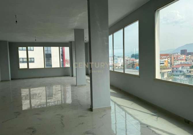 Ambient biznesi me qera 4+1 ne Tirane - 3,000 Euro