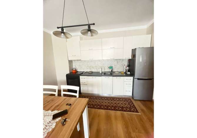 Shtepi me qera 2+1 ne Tirane - 680 Euro