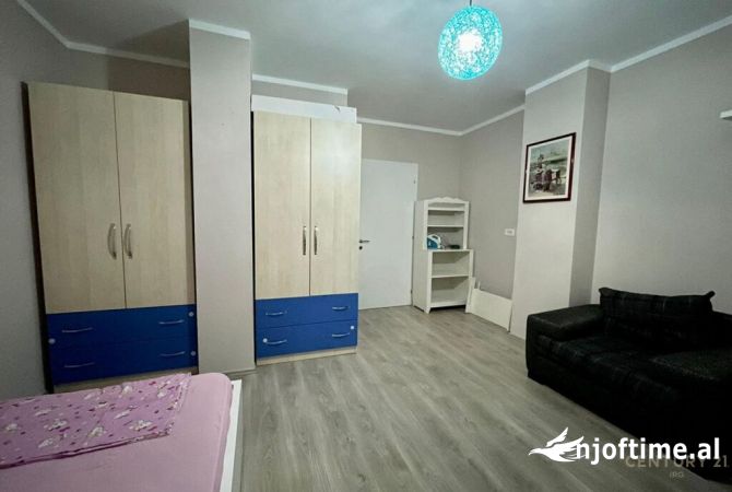 Shtepi me qera 2+1 ne Tirane - 700 Euro