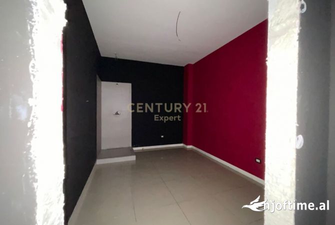 Ambient biznesi me qera 1+1 ne Tirane - 800 Euro