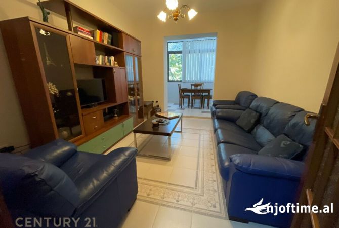 Shtepi me qera 2+1 ne Tirane - 700 Euro