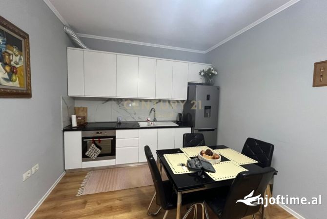 Shtepi me qera 2+1 ne Tirane - 650 Euro