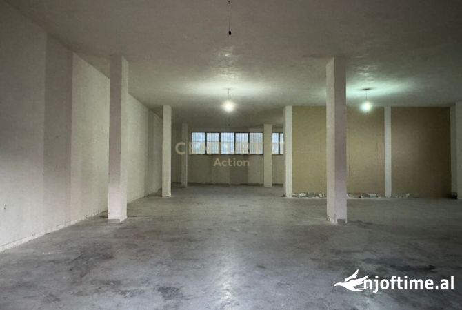 Ambient biznesi me qera 4+1 ne Tirane - 1,500 Euro