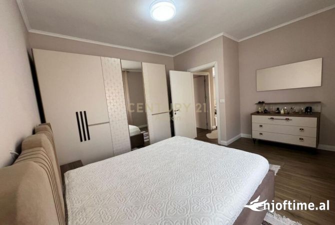 Shtepi me qera 2+1 ne Tirane - 700 Euro