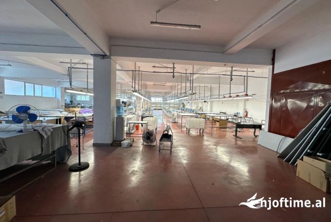 Ambient biznesi me qera 3+1 ne Tirane - 6,400 Euro