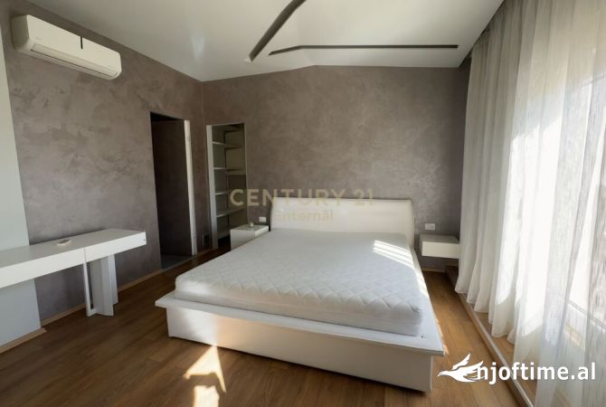 Shtepi me qera 4+1 ne Tirane - 3,000 Euro
