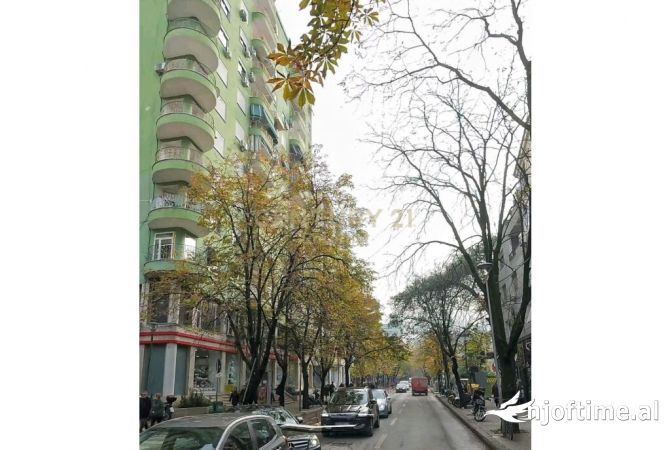 Ambient biznesi me qera 3+1 ne Tirane - 7,000 Euro