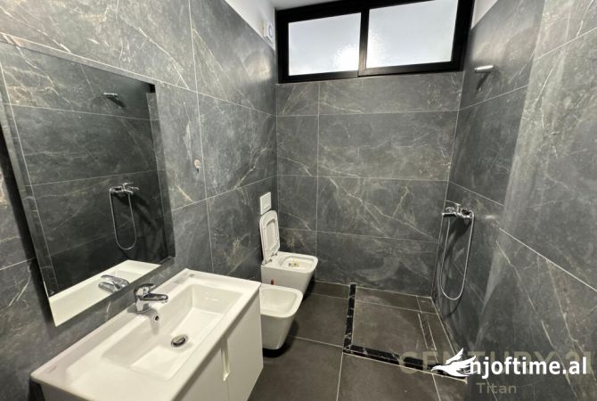 Shtepi me qera 2+1 ne Tirane - 700 Euro