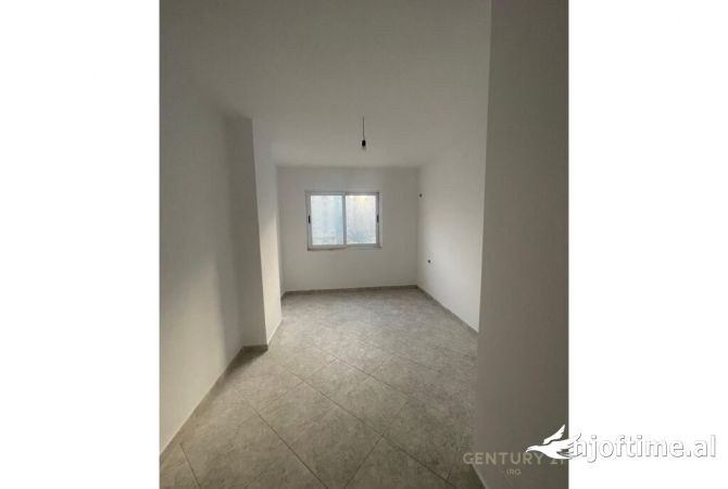 Shtepi me qera 2+1 ne Tirane - 400 Euro