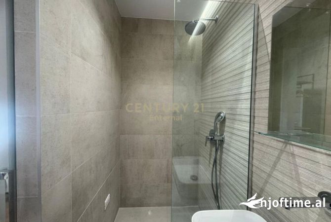 Shtepi me qera Garsoniere ne Tirane - 550 Euro