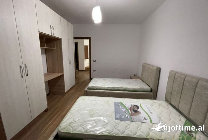 Shtepi me qera Apartament ne Tirane, 2+1, Mobilimi E mobiluar, Pagesa 600  Euro.
