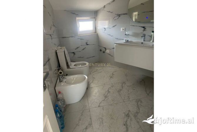 Shtepi me qera 3+1 ne Tirane - 1,200 Euro