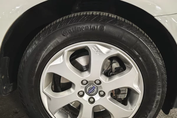 Makina ne shitje ne Tirane, Volvo, 2013 Diesel,Kambio Automatik Pagesa 10,900  Euro.