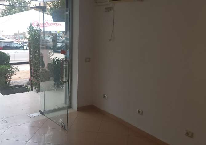 Ambient biznesi me qera 1+1 ne Elbasan - 23,000 Leke