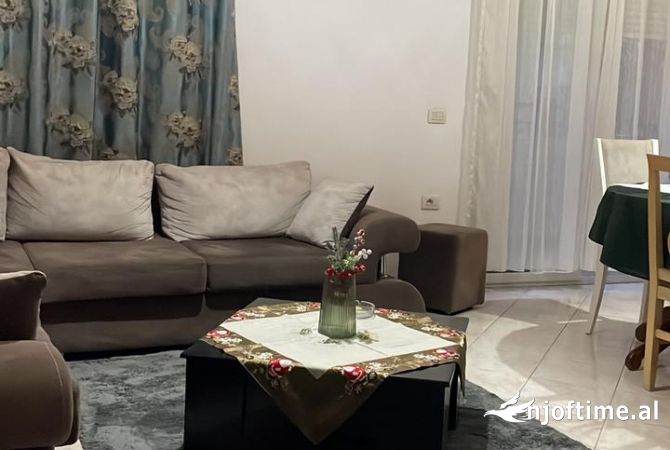 Shtepi me qera 2+1 ne Tirane - 500 Euro