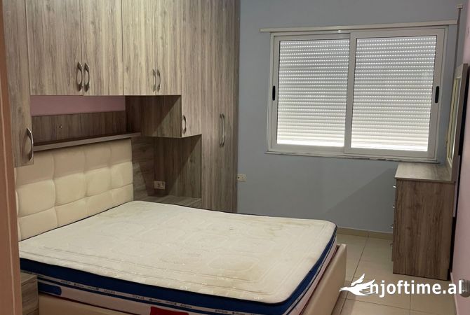 Shtepi me qera Apartament ne Tirane, 2+1, Mobilimi E mobiluar, Pagesa 350  Euro.