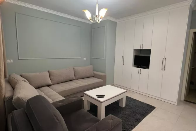 Shtepi me qera Apartament ne Tirane, Garsoniere, Mobilimi E mobiluar, Pagesa 25,000  Leke.