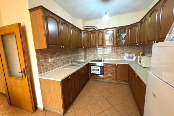 Shtepi ne shitje 2+1 ne Tirane - 130,000 Euro