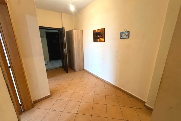 Shtepi ne shitje Apartament ne Tirane, 2+1, Mobilimi E mobiluar, Pagesa 130,000  Euro.