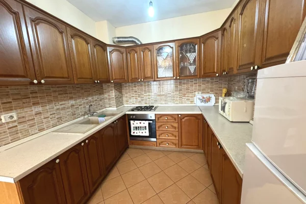 Shtepi ne shitje 2+1 ne Tirane - 130,000 Euro