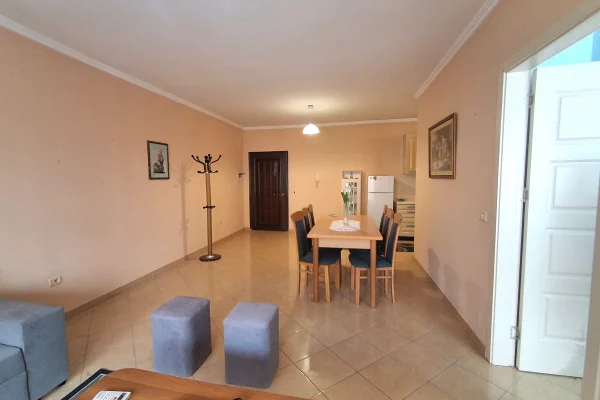 Shtepi me qera 1+1 ne Tirane - 400 Euro