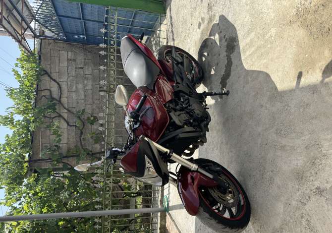 Shitet Honda Hornet 600cc Gjendje si i Ri 