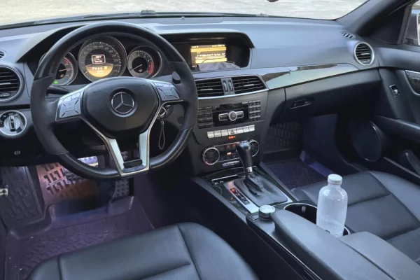 Makina ne shitje ne Elbasan, Mercedes-Benz, 2013 gasoline-gas,Kambio Automatik Pagesa 8,700  Euro.