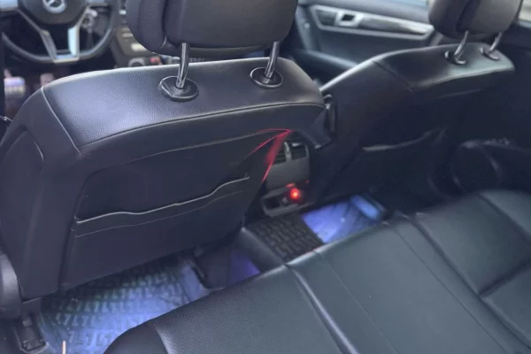 Makina ne shitje ne Elbasan, Mercedes-Benz, 2013 gasoline-gas,Kambio Automatik Pagesa 8,700  Euro.