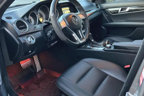 Makina ne shitje ne Elbasan, Mercedes-Benz, 2013 gasoline-gas,Kambio Automatik Pagesa 8,700  Euro.