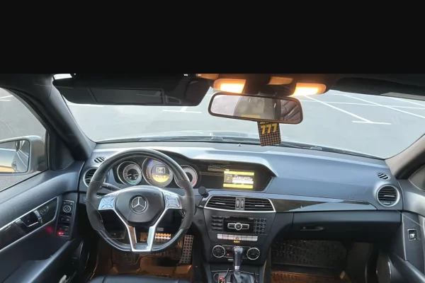 Makina ne shitje ne Elbasan, Mercedes-Benz, 2013 gasoline-gas,Kambio Automatik Pagesa 8,700  Euro.