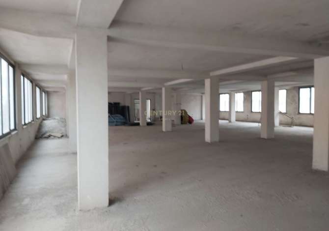 Jepet me qera kati i trete i nje ndertese ne rrugen Irfan Tomini, perballe kompleksit Delijorgji.