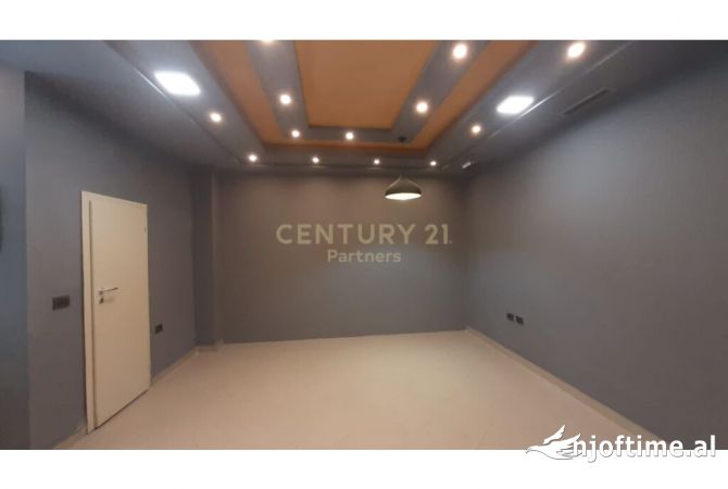 Ambient biznesi me qera 3+1 ne Tirane - 150,000 Euro