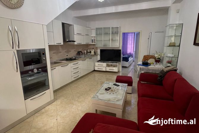 Shtepi me qera 2+1 ne Tirane - 650 Euro