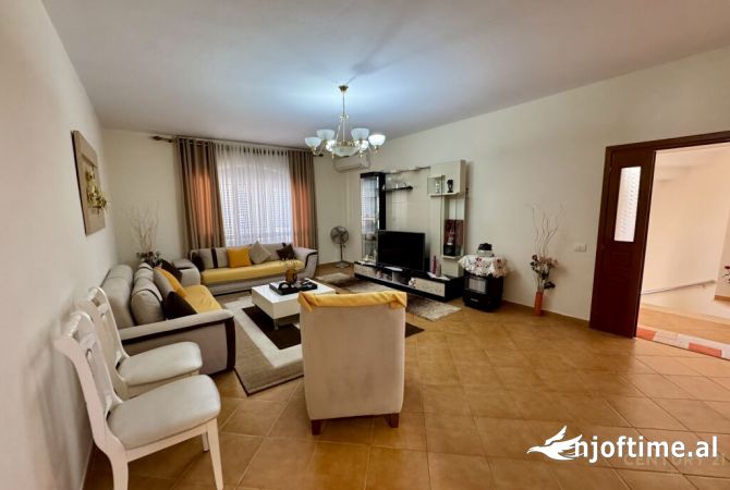 Shtepi me qera 2+1 ne Tirane - 650 Euro