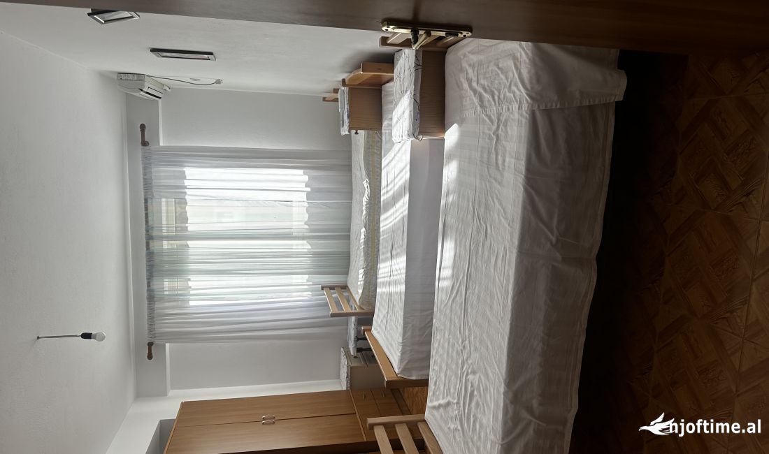 Shtepi me qera Apartament ne Tirane, 1+1, Mobilimi E mobiluar, Pagesa 550  Euro.