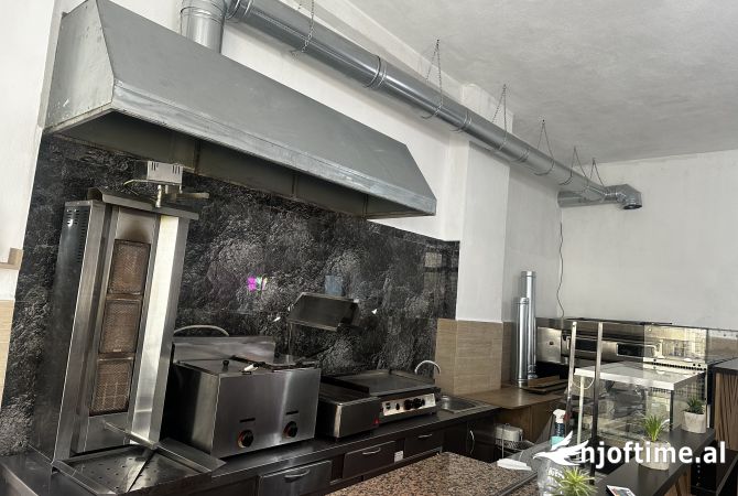 Ambient biznesi me qera 2+1 ne Tirane - 900 Euro