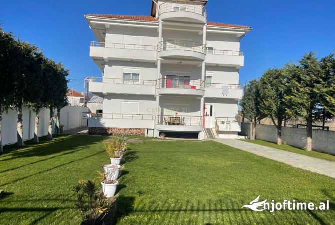 Shtepi ne shitje 6+1 ne Pogradec - 270,000 Euro