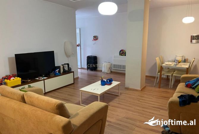 Shtepi ne shitje 2+1 ne Tirane - 420,000 Euro