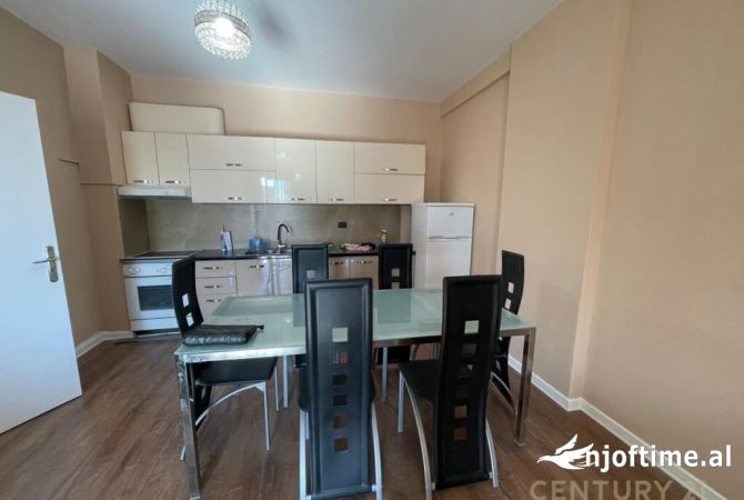 Shtepi me qera 2+1 ne Tirane - 450 Euro