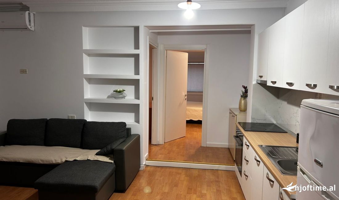 Shtepi ne shitje Apartament ne Tirane, 2+1, Mobilimi E mobiluar, Pagesa 206,000  Euro.