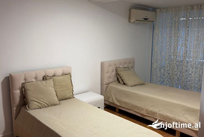 Shtepi ne shitje Apartament ne Tirane, 2+1, Mobilimi E mobiluar, Pagesa 206,000  Euro.