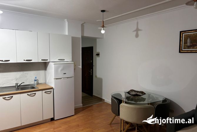 Shtepi ne shitje Apartament ne Tirane, 2+1, Mobilimi E mobiluar, Pagesa 206,000  Euro.