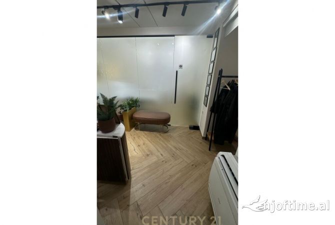 Ambient biznesi ne shitje 1+1 ne Tirane - 212,000 Euro
