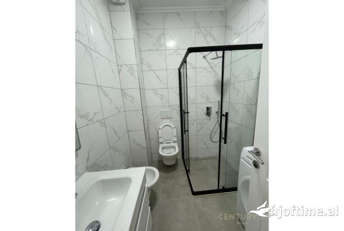 Shtepi me qera Apartament ne Tirane, 2+1, Mobilimi E mobiluar, Pagesa 650  Euro.