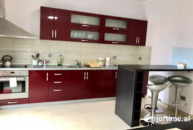 Shtepi me qera 1+1 ne Tirane - 650 Euro