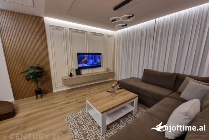 Shtepi me qera 2+1 ne Tirane - 1,800 Euro