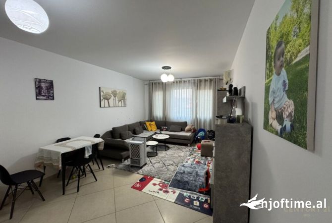 Shtepi me qera 2+1 ne Tirane - 500 Euro