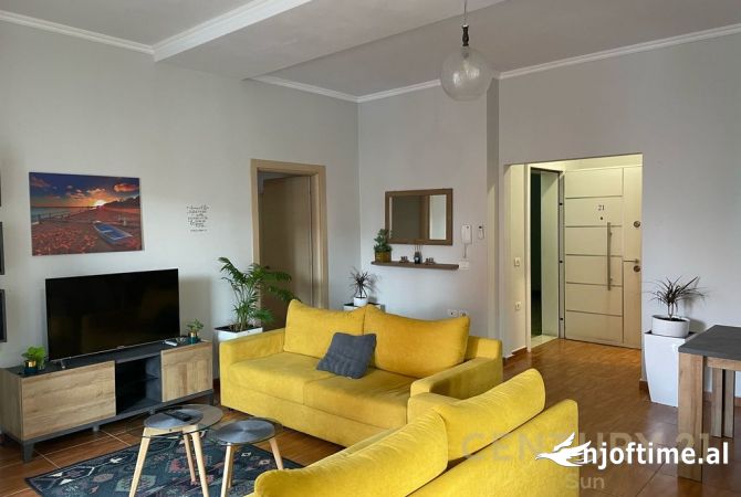 Shtepi me qera 2+1 ne Tirane - 800 Euro
